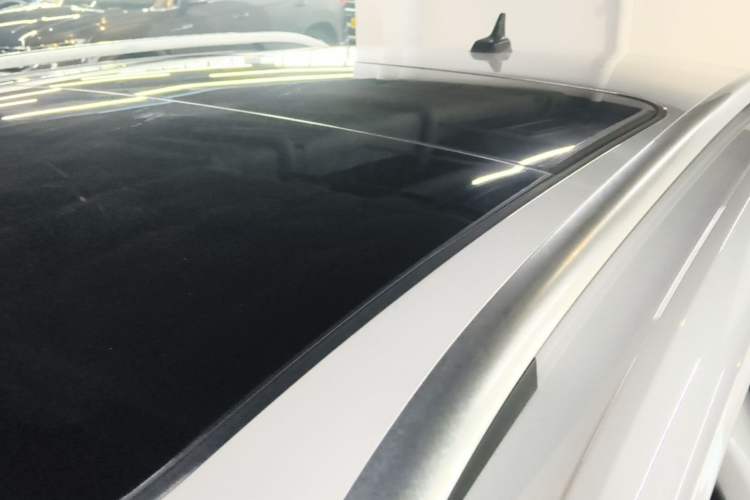 Used Volkswagen T-ROC 2021 280TSI DSG Two-Wheel Drive Comfort Connect Edition Roof