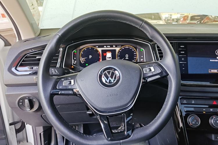 Used Volkswagen T-ROC 2021 280TSI DSG Two-Wheel Drive Comfort Connect 30th Anniversary Edition Steering Wheel