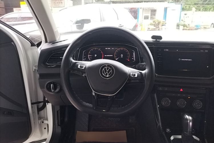 Used Volkswagen T-ROC 2021 280TSI DSG Two-Wheel Drive Comfort Connect Edition Steering Wheel