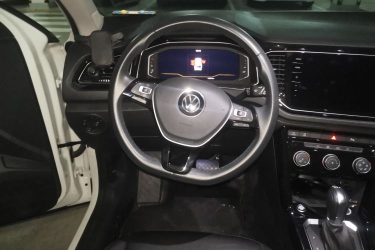 Used Volkswagen T-ROC 2021 280TSI DSG Two-Wheel Drive Comfort Connect Edition Steering Wheel