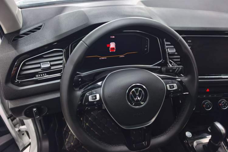 Used Volkswagen T-ROC 2021 280TSI DSG Two-Wheel Drive Comfort Connect Edition Steering Wheel