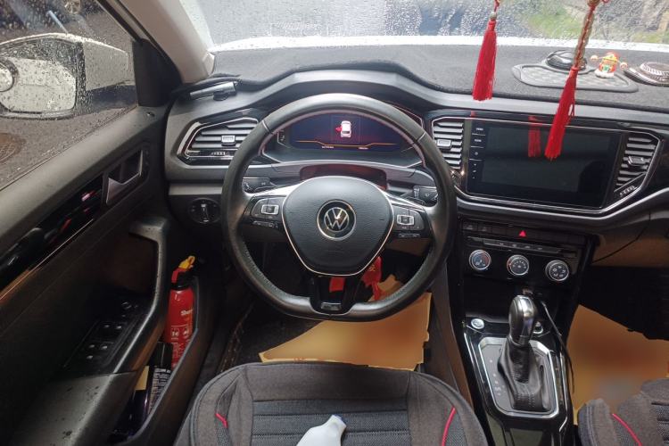 Used Volkswagen T-ROC 2021 280TSI DSG Two-Wheel Drive Comfort Connect 30th Anniversary Edition Steering Wheel