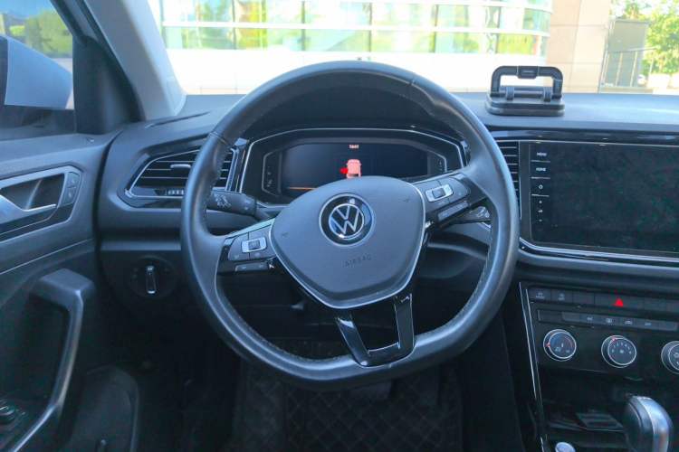 Used Volkswagen T-ROC 2021 280TSI DSG Two-Wheel Drive Comfort Connect Edition Steering Wheel