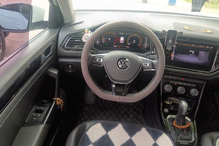 Used Volkswagen T-ROC 2021 280TSI DSG Two-Wheel Drive Comfort Connect Edition Steering Wheel