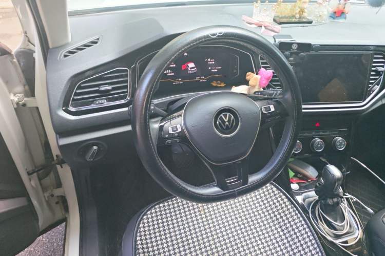 Used Volkswagen T-ROC 2021 280TSI DSG Two-Wheel Drive Comfort Connect Edition Steering Wheel