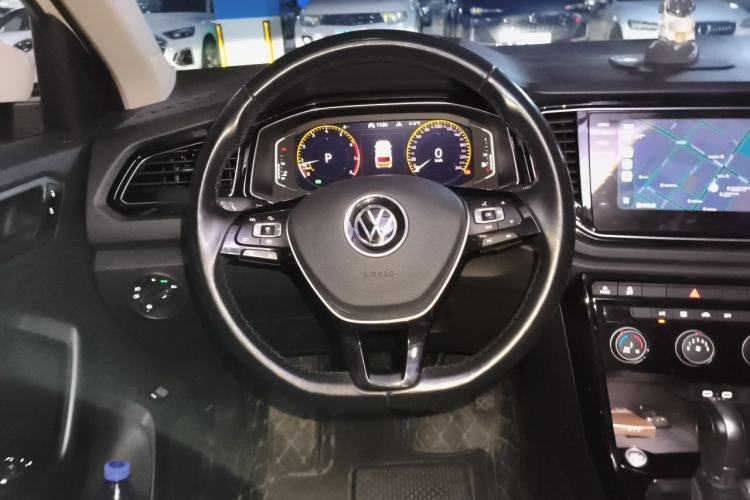 Used Volkswagen T-ROC 2021 280TSI DSG Two-Wheel Drive Comfort Connect 30th Anniversary Edition Steering Wheel