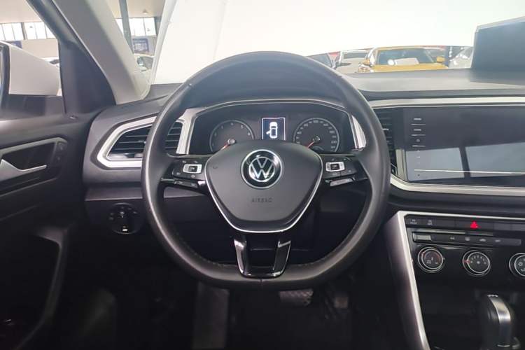 Used Volkswagen T-ROC 2021 280TSI DSG Two-Wheel Drive Elite Connect Edition Steering Wheel