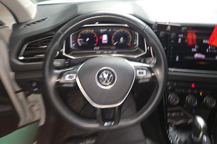 Used Volkswagen T-ROC 2021 280TSI DSG Two-Wheel Drive Comfort Connect Edition Steering Wheel