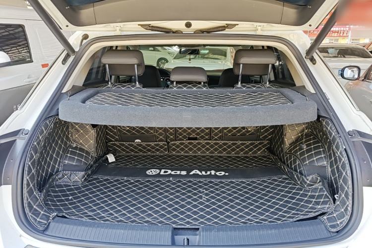 Used Volkswagen T-ROC 2021 280TSI DSG Two-Wheel Drive Comfort Connect 30th Anniversary Edition Trunk