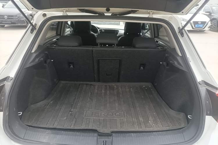 Used Volkswagen T-ROC 2021 280TSI DSG Two-Wheel Drive Elite Connect Edition Trunk