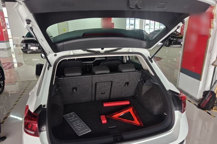 Used Volkswagen T-ROC 2021 280TSI DSG Two-Wheel Drive Elite Connect Edition Trunk