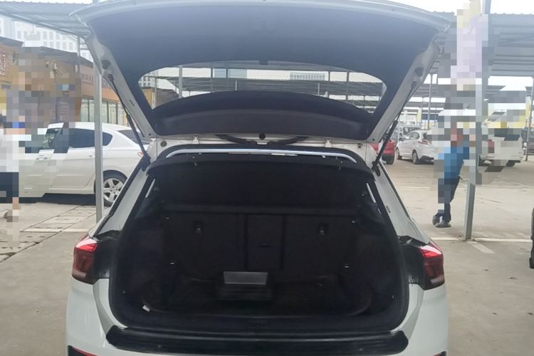 Used Volkswagen T-ROC 2021 280TSI DSG Two-Wheel Drive Elite Connect Edition Trunk