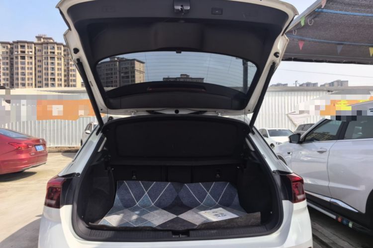 Used Volkswagen T-ROC 2021 280TSI DSG Two-Wheel Drive Comfort Connect Edition Trunk