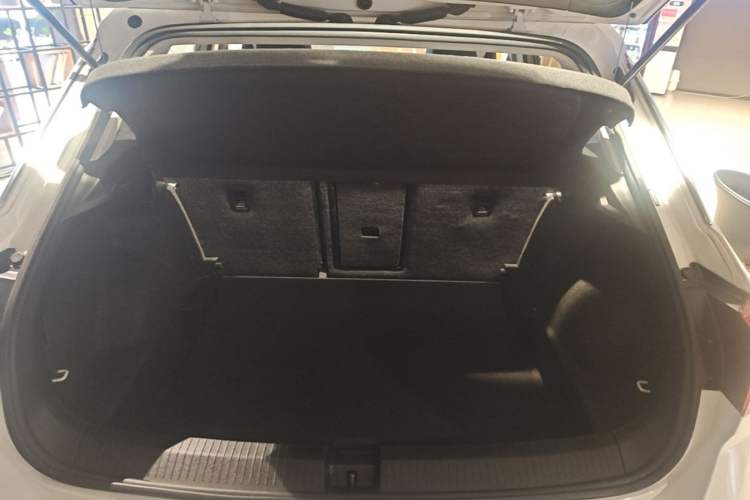 Used Volkswagen T-ROC 2021 Revised Version 280TSI DSG Two-Wheel Drive Elite Connect Edition Trunk