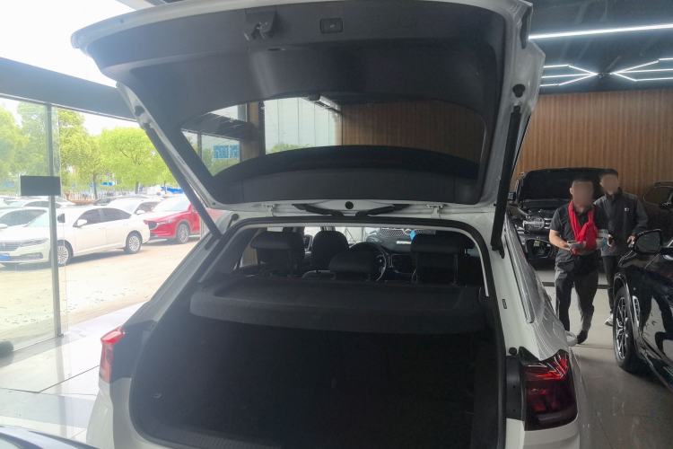 Used Volkswagen T-ROC 2021 280TSI DSG Two-Wheel Drive Comfort Connect Edition Trunk