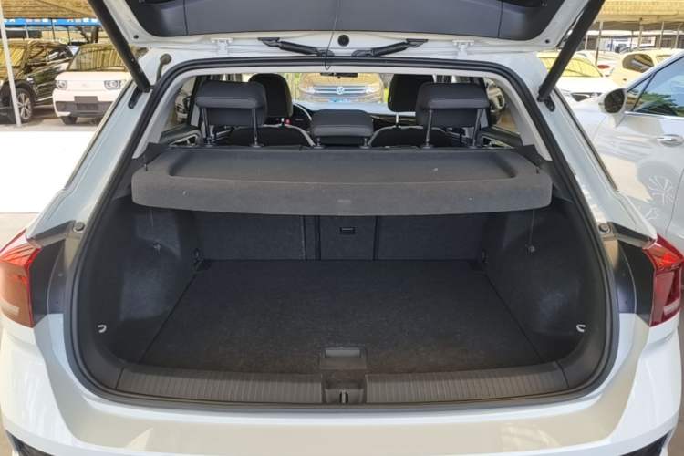 Used Volkswagen T-ROC 2021 Revised Version 280TSI DSG Two-Wheel Drive Comfort & Smart Connectivity Edition Trunk