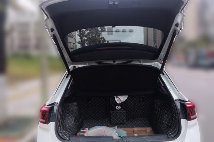 Used Volkswagen T-ROC 2021 280TSI DSG Two-Wheel Drive Comfort Connect Edition Trunk