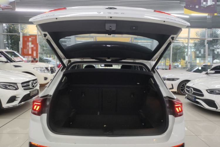 Used Volkswagen T-ROC 2021 280TSI DSG Two-Wheel Drive Comfort Connect Edition Trunk