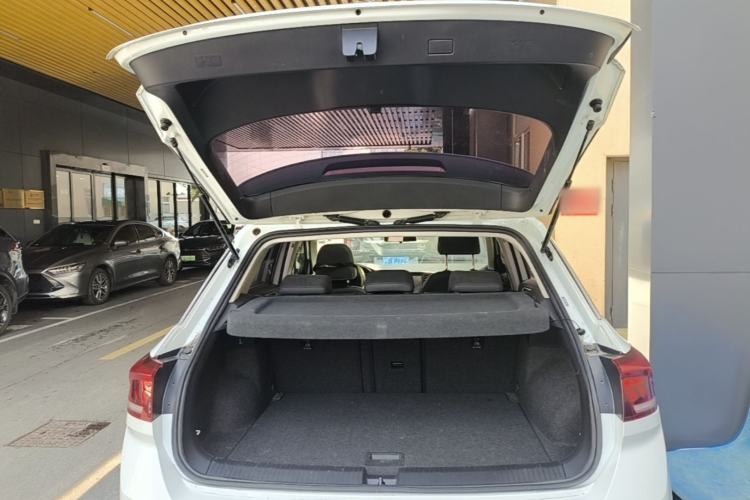 Used Volkswagen T-ROC 2021 280TSI DSG Two-Wheel Drive Comfort Connect Edition Trunk