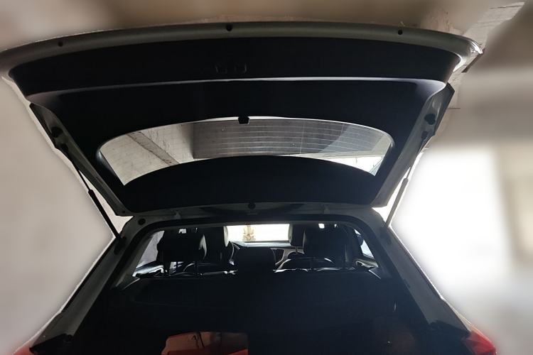 Used Volkswagen T-ROC 2021 280TSI DSG Two-Wheel Drive Elite Connect Edition Trunk