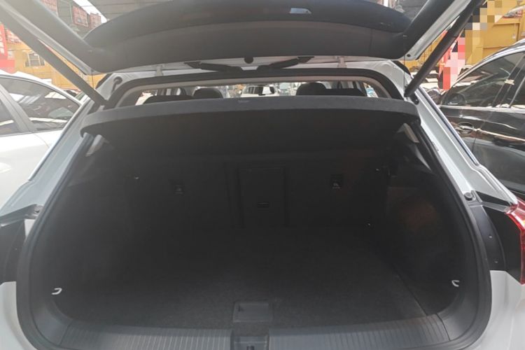 Used Volkswagen T-ROC 2021 280TSI DSG Two-Wheel Drive Comfort Connect 30th Anniversary Edition Trunk