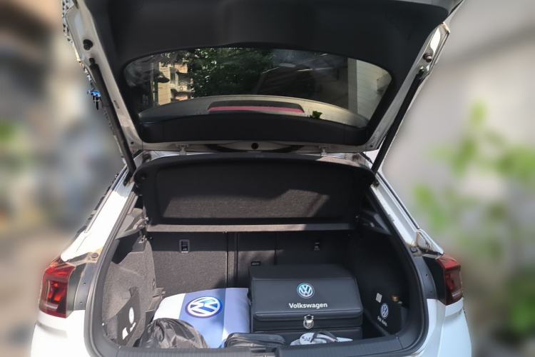Used Volkswagen T-ROC 2021 Revised Version 280TSI DSG Two-Wheel Drive R-Line Pro Connected Car Edition Trunk