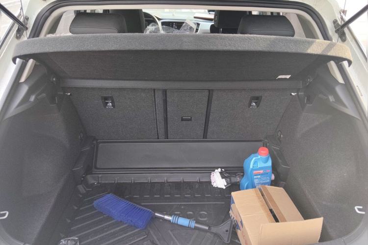 Used Volkswagen T-ROC 2021 280TSI DSG Two-Wheel Drive Elite Connect Edition Trunk
