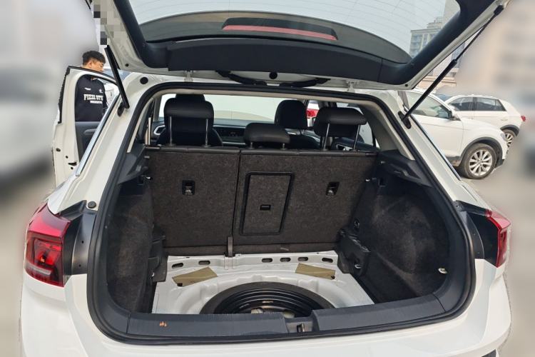Used Volkswagen T-ROC 2021 280TSI DSG Two-Wheel Drive Elite Connect Edition Trunk