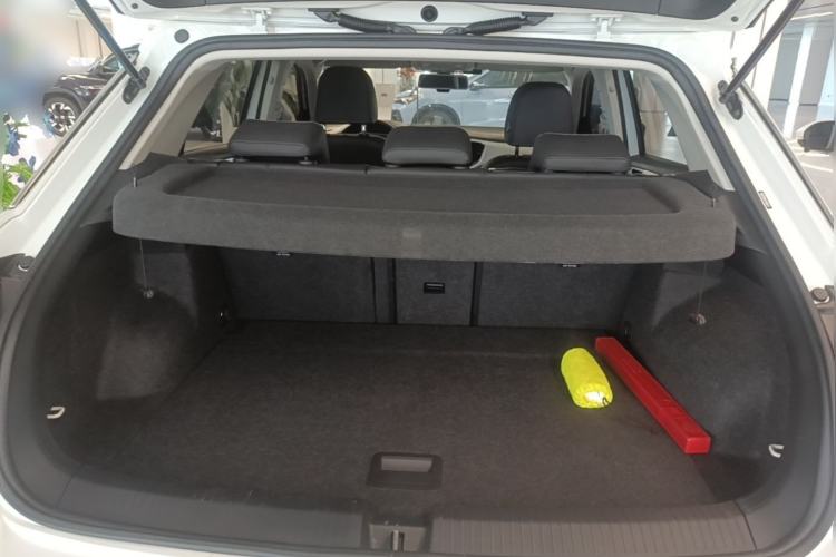 Used Volkswagen T-ROC 2021 280TSI DSG Two-Wheel Drive Elite Connect Edition Trunk