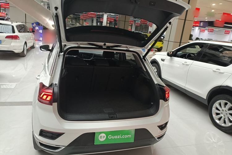 Used Volkswagen T-ROC 2021 280TSI DSG Two-Wheel Drive Comfort Connect Edition Trunk