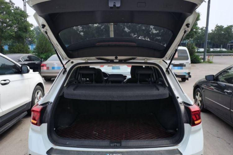 Used Volkswagen T-ROC 2021 280TSI DSG Two-Wheel Drive Elite Connect Edition Trunk