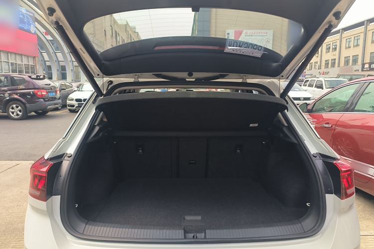 Used Volkswagen T-ROC 2021 280TSI DSG Two-Wheel Drive Comfort Connect 30th Anniversary Edition Trunk