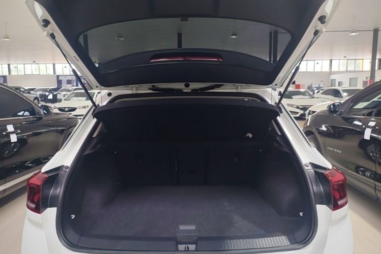 Used Volkswagen T-ROC 2021 280TSI DSG Two-Wheel Drive Elite Connect Edition Trunk