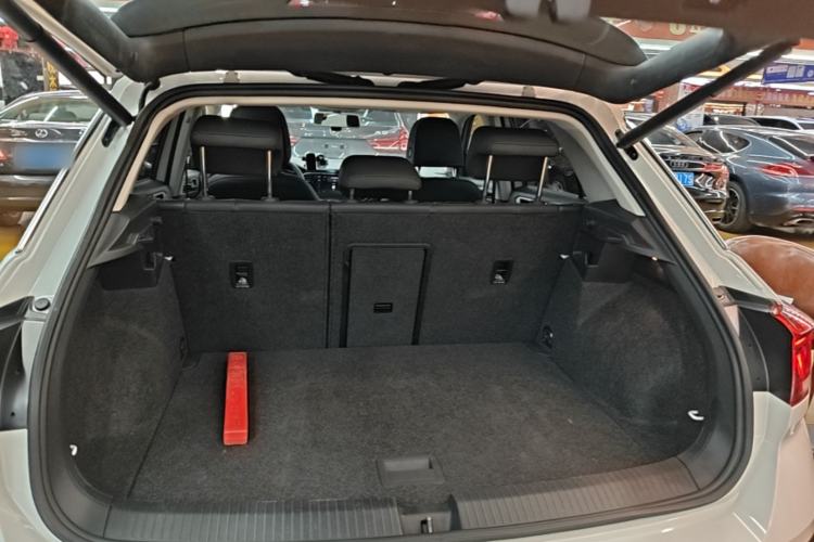 Used Volkswagen T-ROC 2021 280TSI DSG Two-Wheel Drive Comfort Connect Edition Trunk