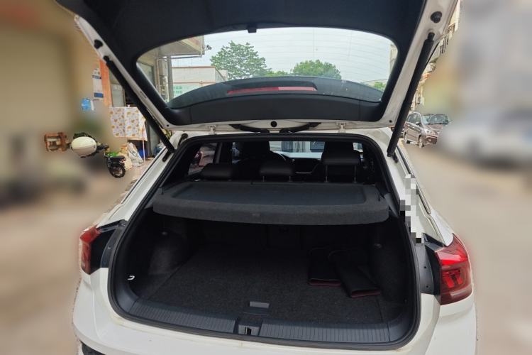 Used Volkswagen T-ROC 2021 280TSI DSG Two-Wheel Drive Luxury Smart Connectivity Version Trunk