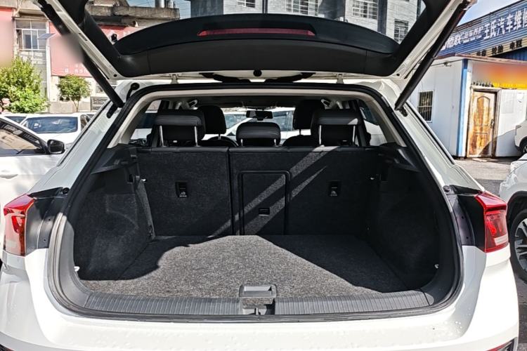 Used Volkswagen T-ROC 2021 280TSI DSG Two-Wheel Drive Comfort Connect Edition Trunk