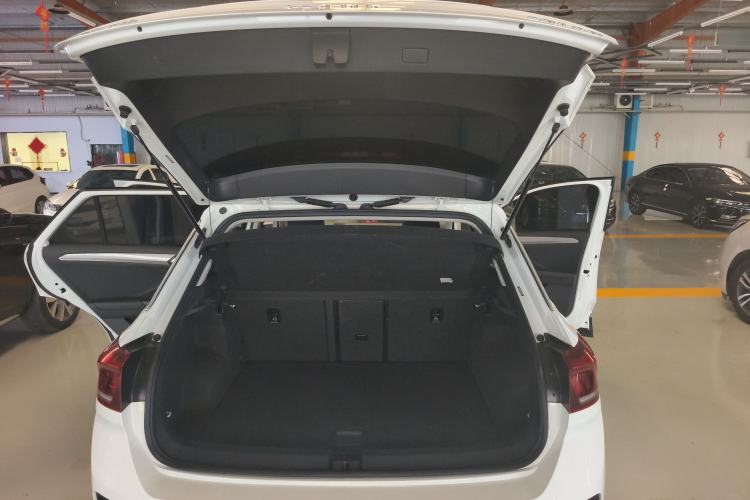 Used Volkswagen T-ROC 2021 280TSI DSG Two-Wheel Drive Elite Connect Edition Trunk
