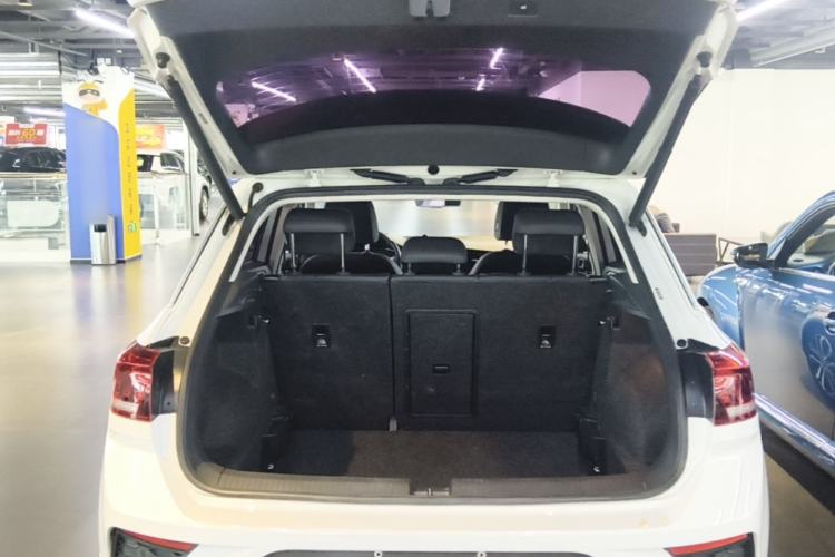 Used Volkswagen T-ROC 2021 280TSI DSG Two-Wheel Drive Comfort Connect Edition Trunk