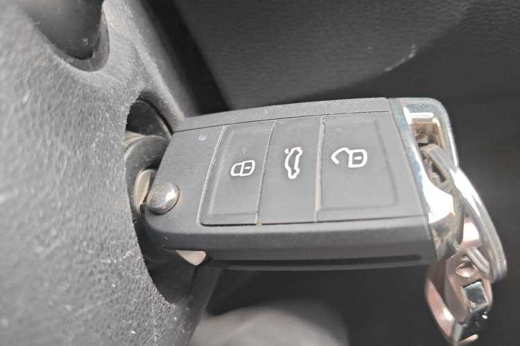 Used Volkswagen T-ROC 2021 280TSI DSG Two-Wheel Drive Elite Connect Edition Vehicle Key
