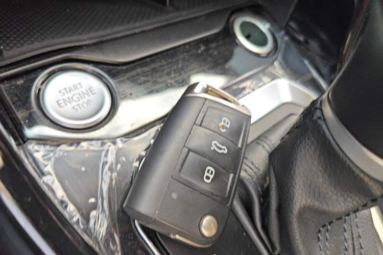 Used Volkswagen T-ROC 2021 280TSI DSG Two-Wheel Drive Comfort Connect Edition Vehicle Key