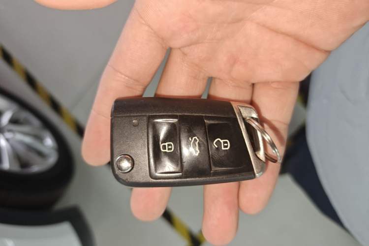 Used Volkswagen T-ROC 2021 280TSI DSG Two-Wheel Drive Elite Connect Edition Vehicle Key