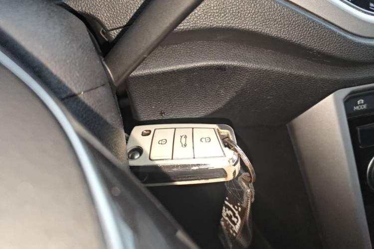 Used Volkswagen T-ROC 2021 280TSI DSG Two-Wheel Drive Elite Connect Edition Vehicle Key