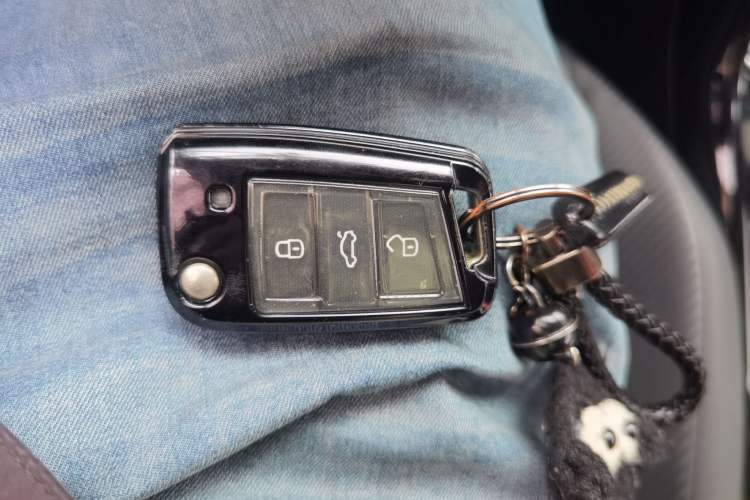 Used Volkswagen T-ROC 2021 280TSI DSG Two-Wheel Drive Comfort Connect Edition Vehicle Key
