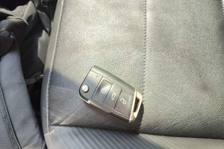Used Volkswagen T-ROC 2021 280TSI DSG Two-Wheel Drive Comfort Connect Edition Vehicle Key