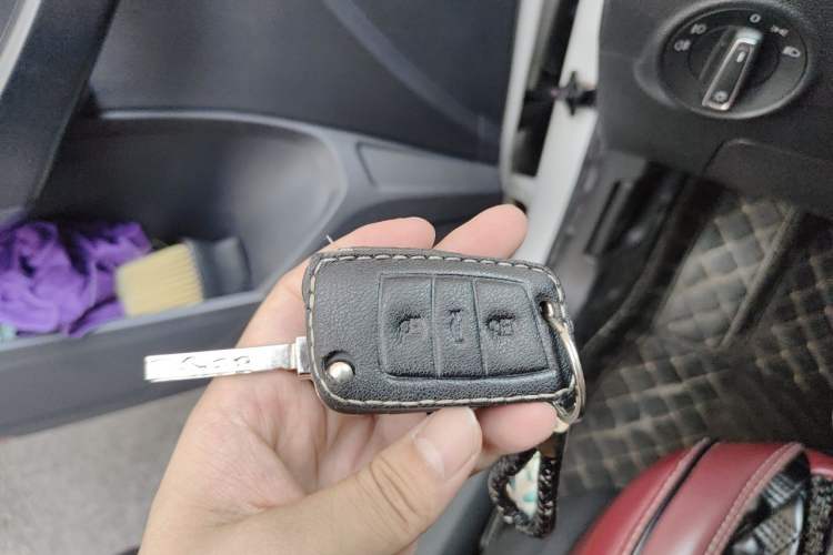Used Volkswagen T-ROC 2021 280TSI DSG Two-Wheel Drive Elite Connect Edition Vehicle Key