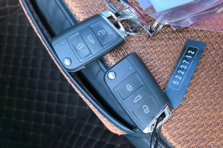 Used Volkswagen T-ROC 2021 280TSI DSG Two-Wheel Drive Comfort Connect Edition Vehicle Key