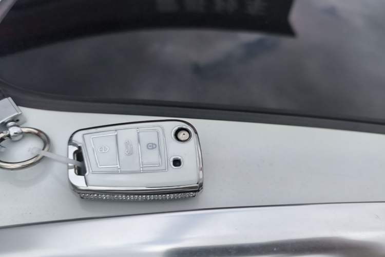Used Volkswagen T-ROC 2021 Revised Version 280TSI DSG Two-Wheel Drive Elite Connect Edition Vehicle Key