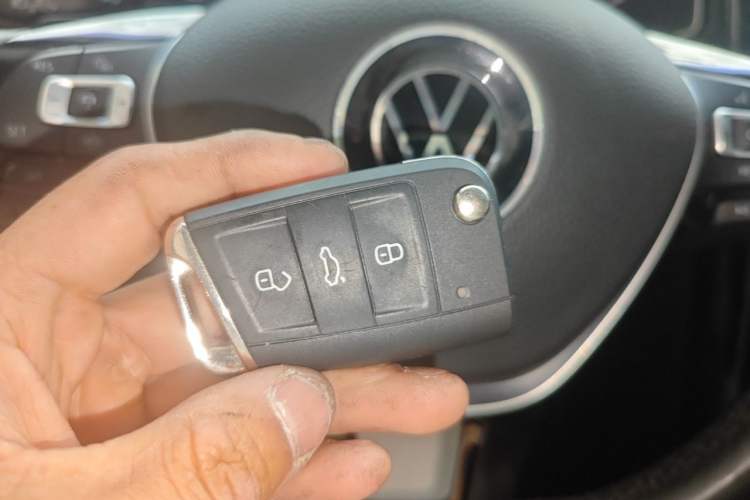 Used Volkswagen T-ROC 2021 280TSI DSG Two-Wheel Drive Comfort Connect Edition Vehicle Key