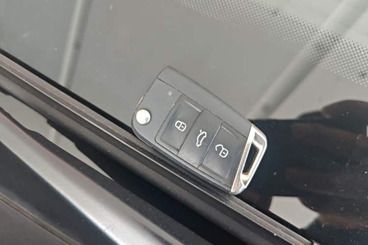 Used Volkswagen T-ROC 2021 280TSI DSG Two-Wheel Drive Comfort Connect Edition Vehicle Key