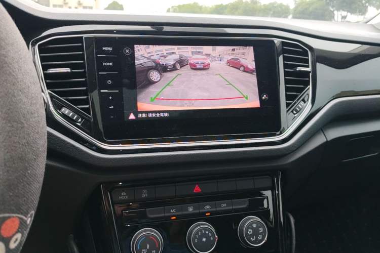 Used Volkswagen T-ROC 2021 Revised Version 280TSI DSG Two-Wheel Drive Comfort & Smart Connectivity Edition Audio And AC Panel